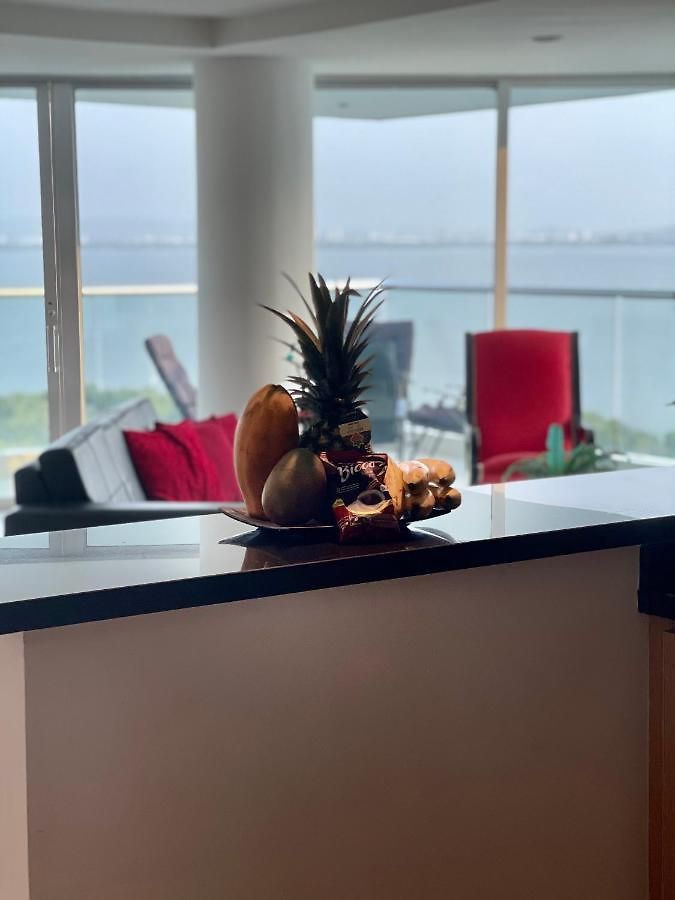Front Apartment *
