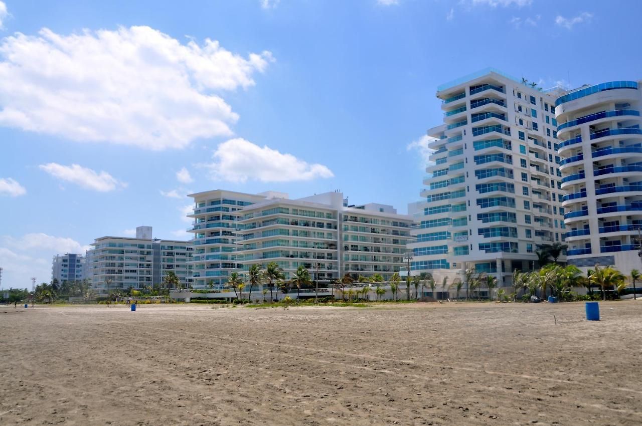 Front Apartment *